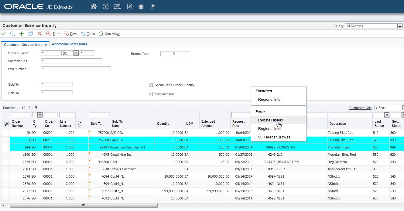 Capture d&rsquo;&eacute;cran d&rsquo;Oracle JD Edwards affichant l&rsquo;&eacute;cran &laquo; Customer Service Inquiry &raquo; avec la liste des commandes clients, les quantit&eacute;s, les statuts et les options de consultation.